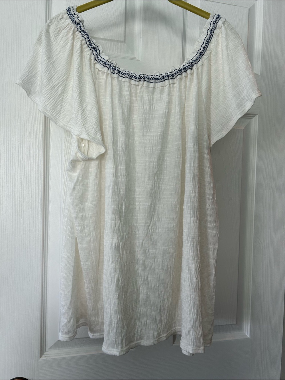 Max Studio White Gauze Off-Shoulder Top with Navy Stitching